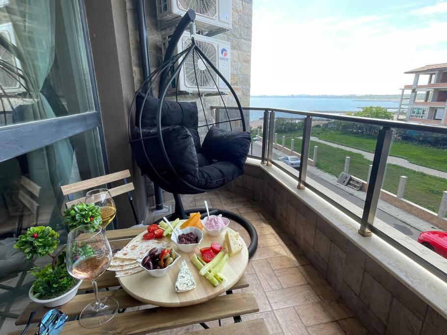 Brand New First Line Sea View 2 Bedroom Apartment Burgas Bagian luar foto